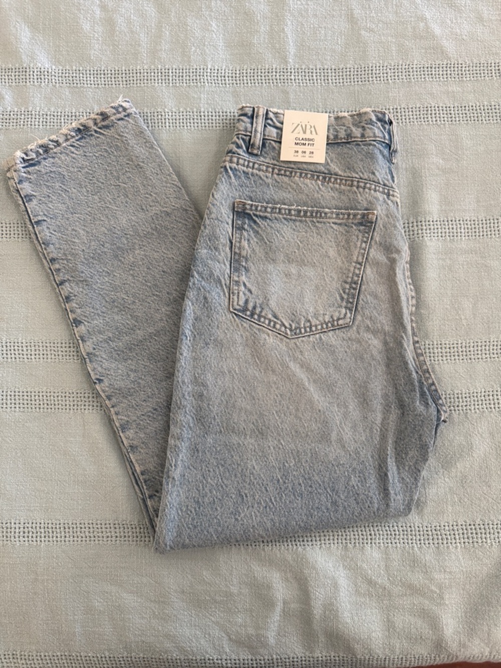 Zara Women Classic Mom Fit Light Blue Mom Jeans